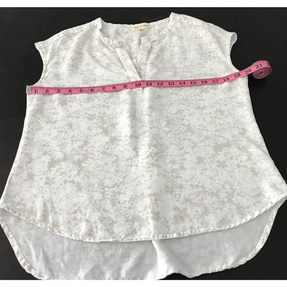 Anthropologie Cloth & Stone Neutral Motif V-Neck Sleeveless Blouse - Size Small - Picture 5 of 9